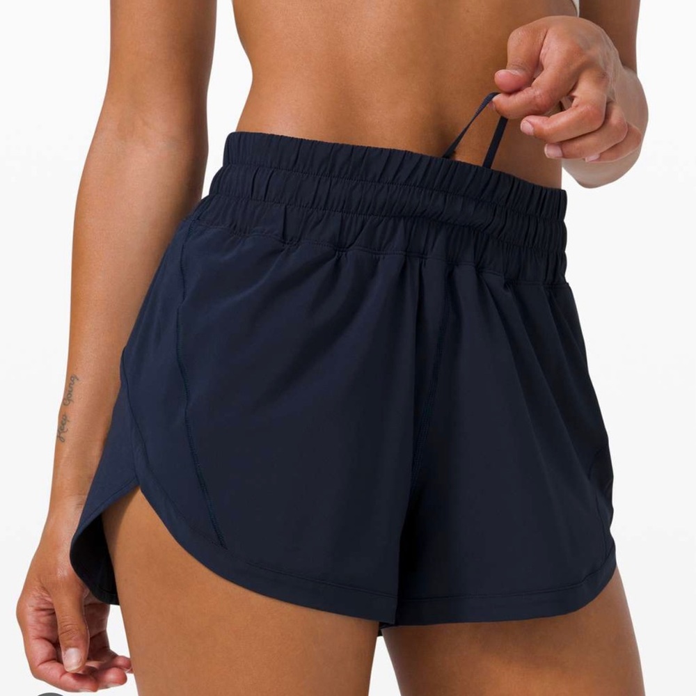 Lululemon true navy track that high rise 3 inch shorts sz 8 good used condition
